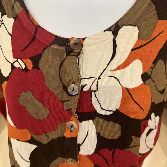 Chico's Abstract Floral-Print Silk Blend Button Cardigan Sweater Size 1 / Medium - Picture 4 of 10